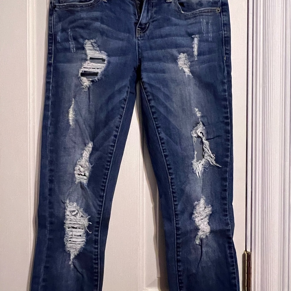 Guess Jeans. Skinny leg distressed